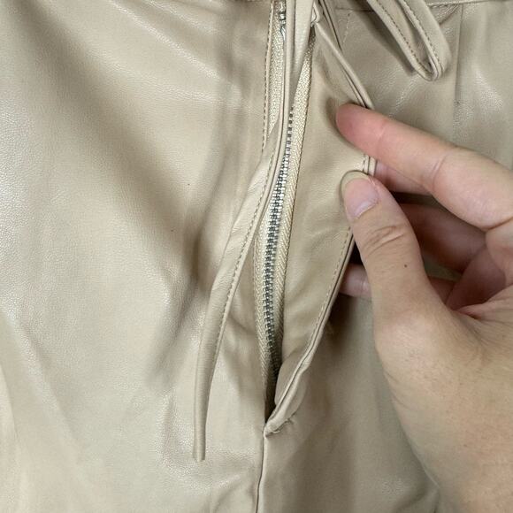 Blank NYC Tan Deep Energy Hi-Rise Vegan Leather Short Drawcord Waist NWT Size 31 - Picture 6 of 10